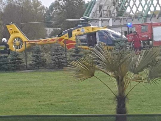 Spadł z dachu na budowie