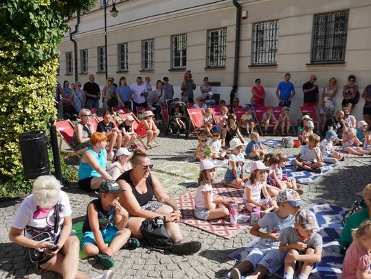 Spektakl w Rynku w Oleśnicy