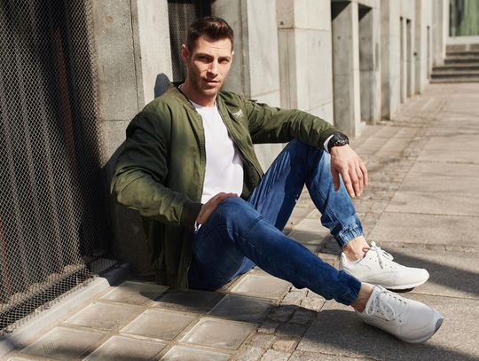 Spodnie męskie – poznaj najgorętsze trendy na lato i znajdź model dla siebie!