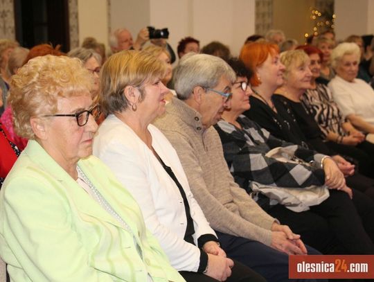 Spotkanie wigilijne Oleśnickiego Uniwersytetu III Wieku  (FOTO i WIDEO)