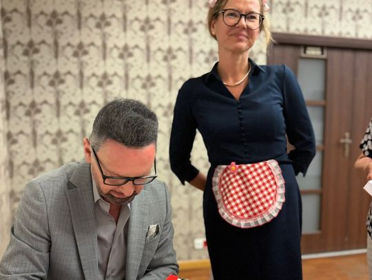 Stara Oleśnica, czyli „Czas jak rzeka płynie”. W Oleśnicy promowano barwną książkę o PRL-u