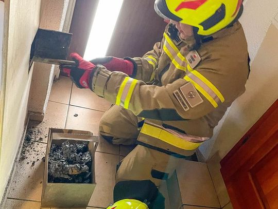 Strażacy gasili sadzę w Brzezince