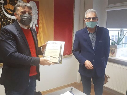 Strażacy z Bierutowa dziękują staroście