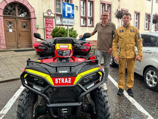 Strażacy z gminy Międzybórz dostali nowy sprzęt. Teraz będą jeszcze lepiej przygotowani na najgorsze