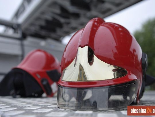 Strażacy z powiatu oleśnickiego podsumowują 2025 rok: mniej interwencji, ale więcej pożarów