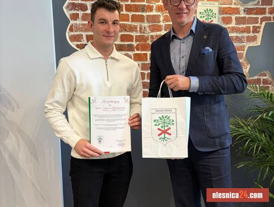 Strażak z Wrocławia bohaterem w Międzyborzu. Ruszył do pożaru bez chwili wahania Strażak z Wrocławia bohaterem w Międzyborzu. Ruszył do pożaru bez chwili wahania