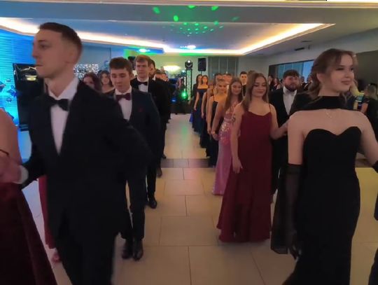 Studniówka Zespołu Szkół Zawodowych w Oleśnicy - tak tańczyli Studniówka Zespołu Szkół Zawodowych w Oleśnicy - tak tańczyli