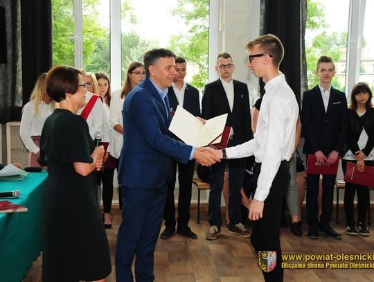 Stypendyści ze szkół powiatu oleśnickiego