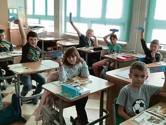 Świąteczne czytanie w Szkole Podstawowej w Międzyborzu