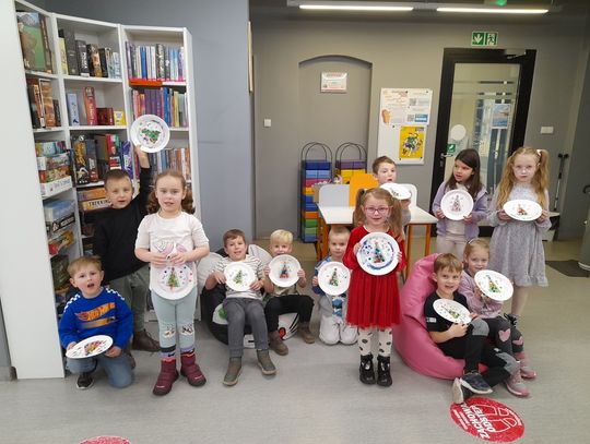 Świąteczne spotkanie Książkowych Jeżyków Świąteczne spotkanie Książkowych Jeżyków