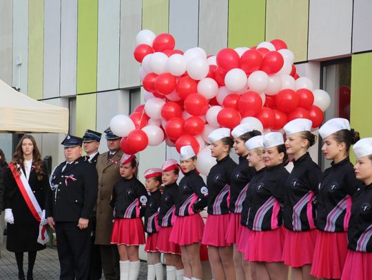 Świętowali przy obelisku bohatera na Wileńskiej w Oleśnicy Świętowali przy obelisku bohatera na Wileńskiej w Oleśnicy