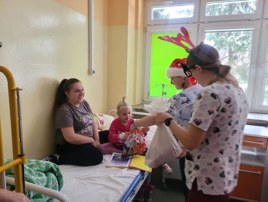 Święty Mikołaj odwiedził oddział pediatryczny