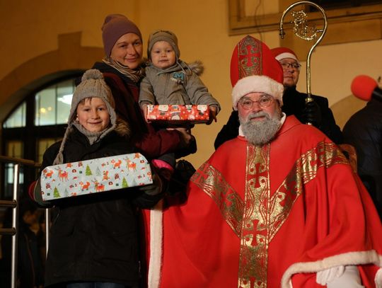 Święty Mikołaj zawitał na Rynek w Twardogórze