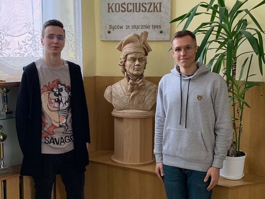 Sycowscy licealiści przygotowali artykuł i film o bohaterze Armii Krajowej (WIDEO)