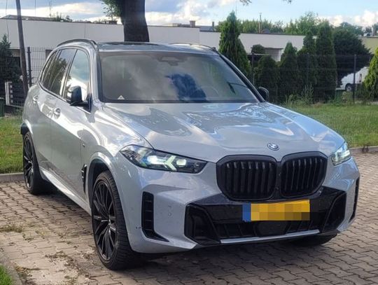 Sycowscy policjanci odzyskali BMW warte 300 tys. zł. Auto wróciło do Holandii