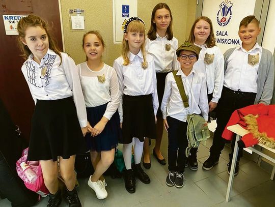Sycowscy uczniowie zaśpiewali "Przysięgę"