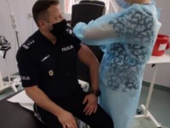 Szczepią się policjanci z powiatu oleśnickiego