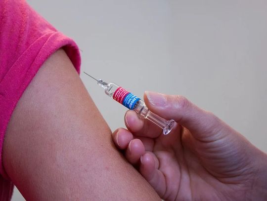 Szczepienia na grypę dla starszych mieszkańców Oleśnicy 75+