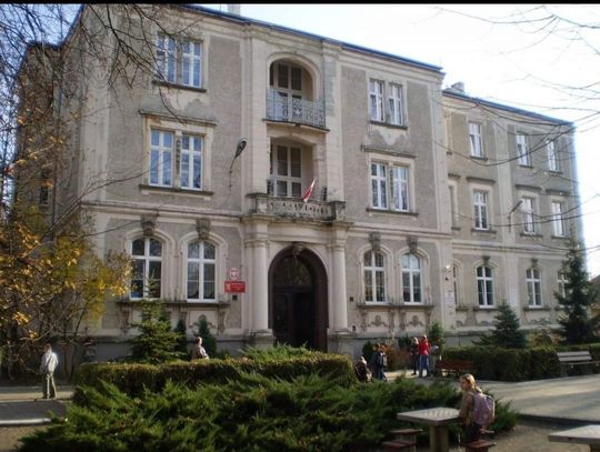 Szkoła Podstawowa nr 7 w Oleśnicy zbiera pieniądze na pracownię przyrodniczo-chemiczną