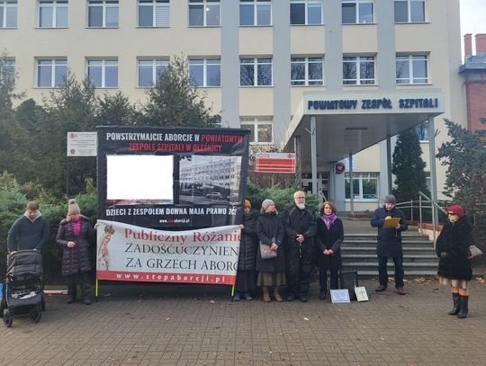 Tak modlili się pod szpitalem w Oleśnicy