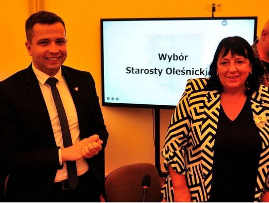 TARGANIE PO SZCZĘKACH, A TERAZ NOWY STAROSTA TARGANIE PO SZCZĘKACH, A TERAZ NOWY STAROSTA