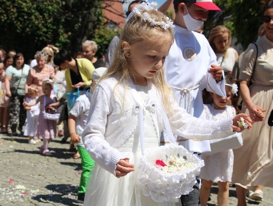 Tłumne Boże Ciało w Oleśnicy