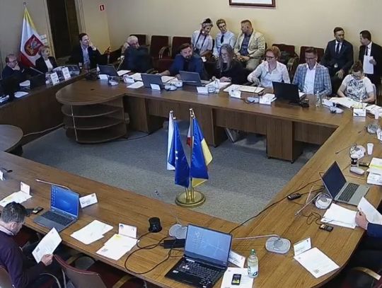 Trwa debata o stanie Oleśnicy. Fatalna jakość transmisji, która została przerwana!