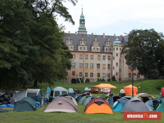 Tysiąc pielgrzymów ruszyło na Jasną Górę. Jutro dotrą do Oleśnicy