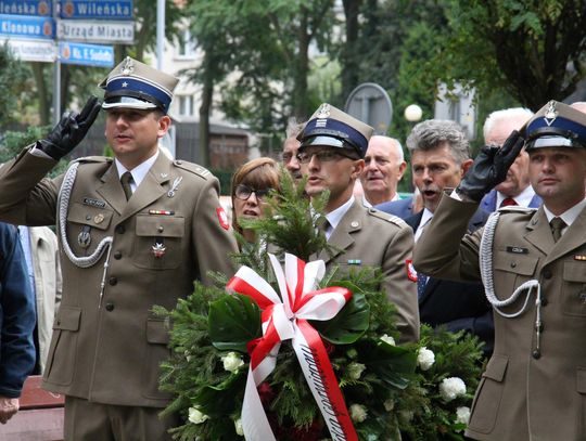 Uczcili pamięć ofiar i bohaterów wojny