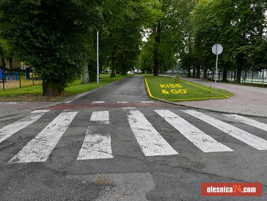 Uczeń Jakub to zrobił! Przy oleśnickiej trójce powstaje wyczekiwana zatoczka Kiss & Go