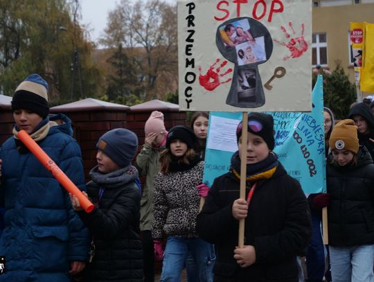 Uczniowie maszerowali i protestowali przeciwko przemocy