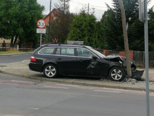Uderzył w słup energetyczny w Oleśnicy