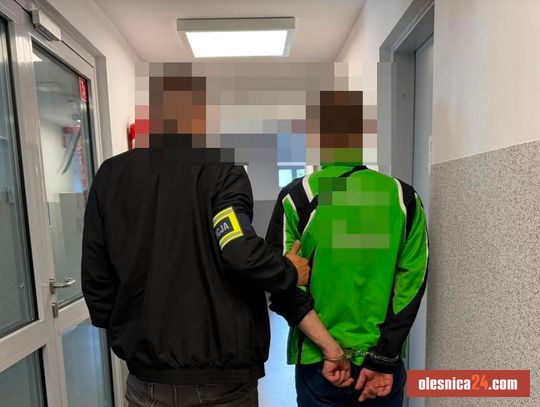 Ukrywał się przed więzieniem u kolegi. Poszukiwany 40-latek zatrzymany przez oleśnickich kryminalnych