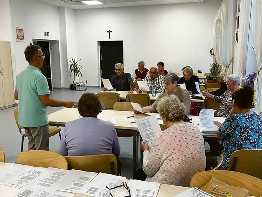 Umuzykalnieni seniorzy z Oleśnicy
