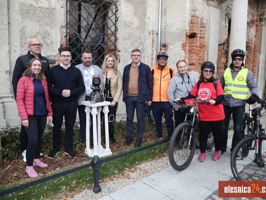 Uroczyste odsłonięcie rzeźby „Skrzatki” i finisaż wystawy w pałacu