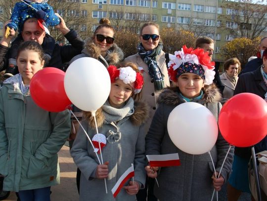 Uroczystości Święta Niepodległości na placu Zwycięstwa w Oleśnicy