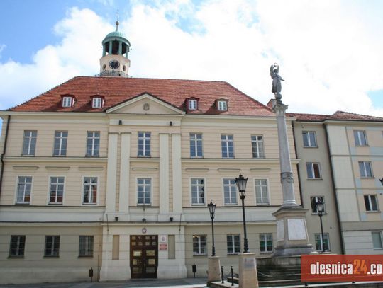 Urząd Miasta Oleśnicy informuje, że wyjdziemy "od strony ul. 3 maja"