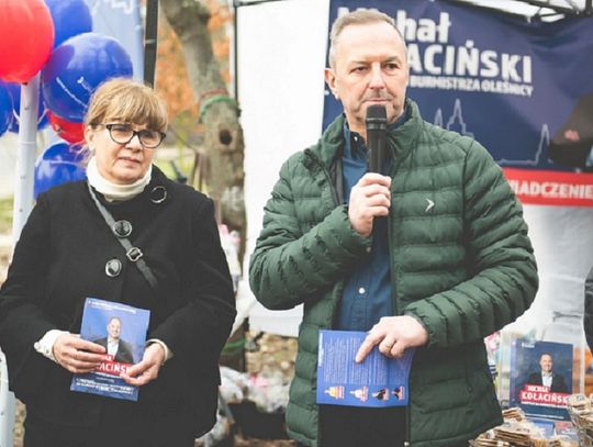 „Uśmiechnięte mordki triumfują”. Radny Kołaciński ostro o odwołaniu dyrektor PCPR