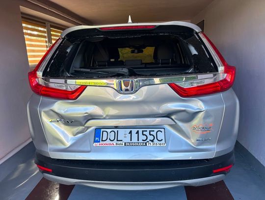 Uszkodził auto dziennikarza i uciekł. Witold Lechowicz szuka świadków zdarzenia