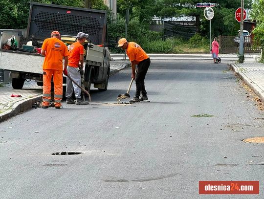 Uwaga kierowcy! Trwa remont ważnej ulicy w Oleśnicy. Są utrudnienia w ruchu