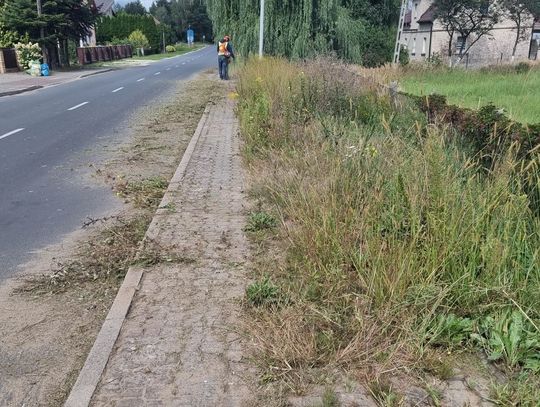 W gminie Twardogóra czyszczą chodniki
