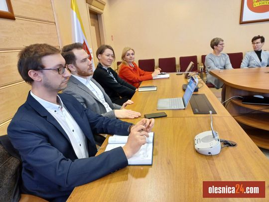 W oleśnickim ratuszu o uchodźcach 