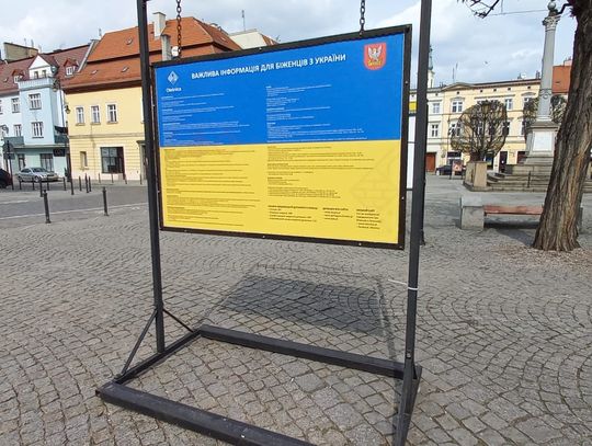 W Oleśnicy pojawiły się tablice informacyjne dla uchodźców