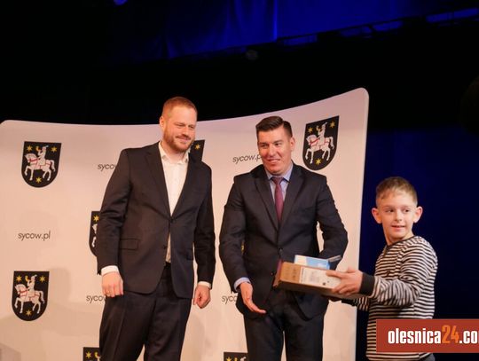 W Sycowie przekazano pierwsze komputery z grantu PPGR 