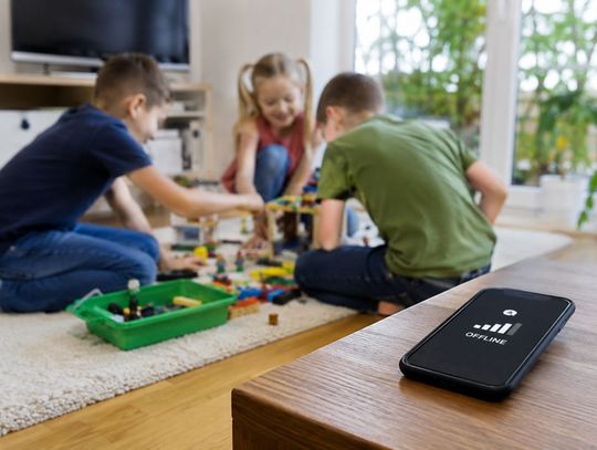 Wakacje offline – jak zadbać o higienę cyfrową dzieci i młodzieży?