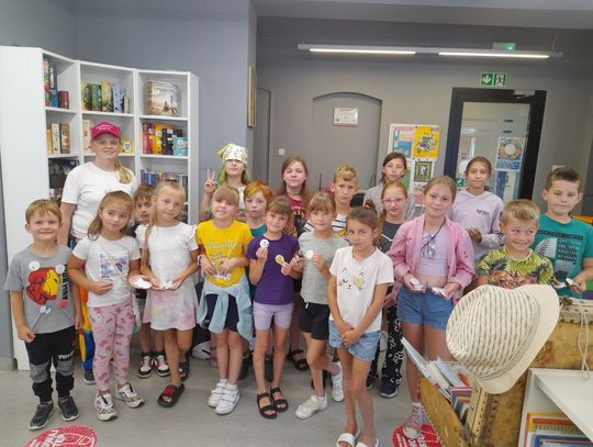 Warsztaty tworzenia przypinek w Bibliotece "Pod Sową"
