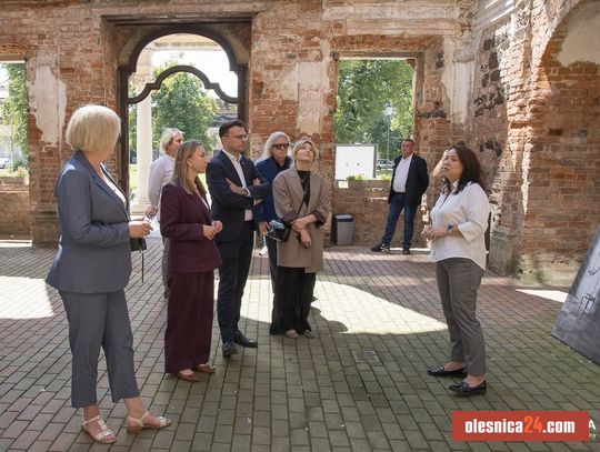 Wiceminister kultury odwiedził Goszcz. Rozmawiano o przyszłości zabytkowego pałacu