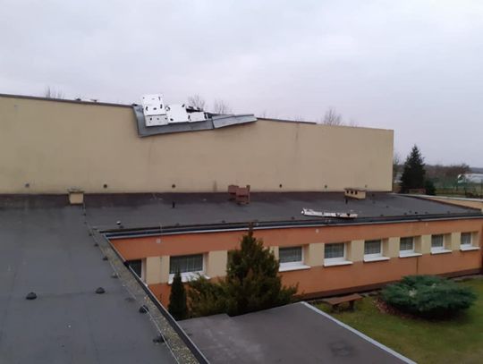 Wichura zniszczyła dach szkoły