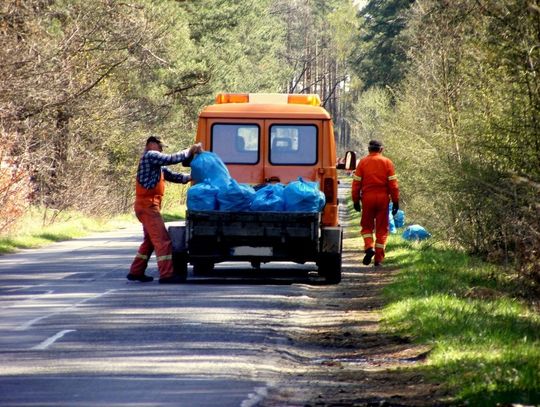 Wiosenne porządki przy powiatowych drogach