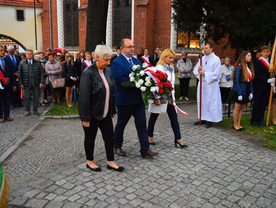 Władze Oleśnicy upamiętniły 80. rocznicę agresji sowieckiej na Polskę